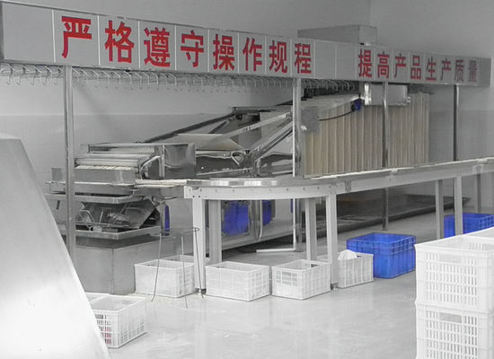China Automatische Nudel-Werkzeugmaschine 30000 verpackt - 240000 Sätze/8H fournisseur