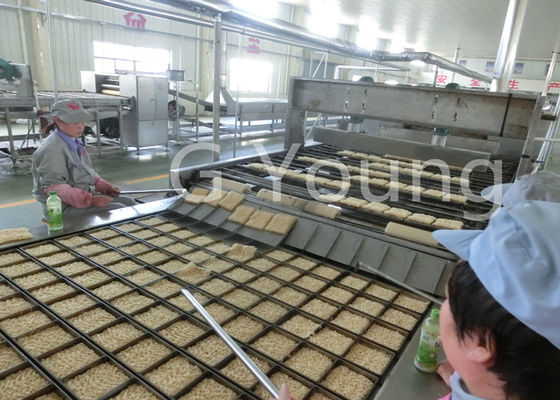 China 240 000 gebratene Taschen-sofortige Nudel-Maschine der Kuchen-900mm Rolle 65-80g/Kuchen fournisseur